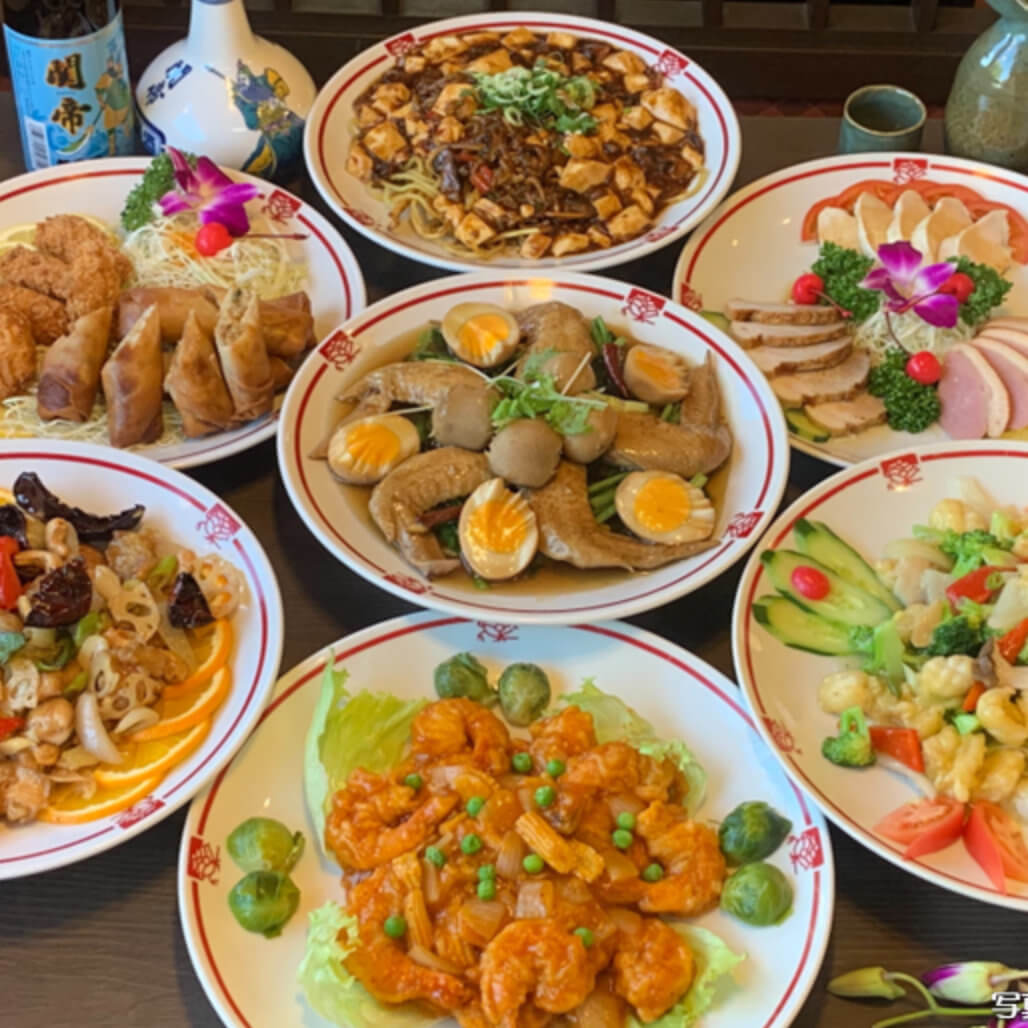 前菜三品盛 手羽先の中華煮 カキフライと春巻 エビのチリソース 鶏肉と蓮根の唐辛子炒め イカとブロッコリーの柚子胡椒炒め 麻婆あんかけ皿うどん